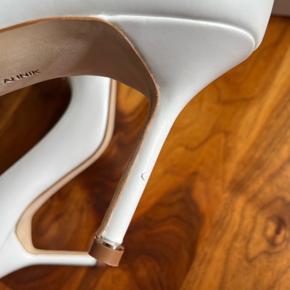 MANOLO BLAHNIK Hangisi Crystal Buckle Pump Leather, NEW - Picture 13 of 14